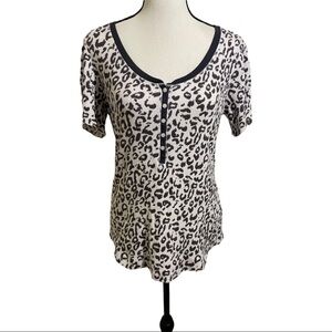 Victoria Secret 1/2 button down blouse short sleeve animal print size medium